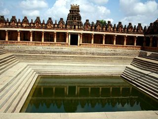 ಇದು ಅದ್ಭುತ ವಾಸ್ತುಶಿಲ್ಪವನ್ನು ಹೊಂದಿರುವ ಭೋಗ ನಂದೀಶ್ವರ ದೇವಾಲಯc