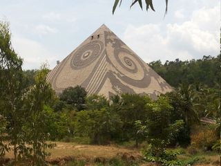 ಬೆಂಗಳೂರಿನ ಪಿರಮಿಡ್ ವ್ಯಾಲಿಗೆ ಹೋಗಿದ್ದೀರಾ?