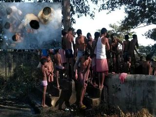 ಚಪ್ಪಾಳೆ ಹೊಡೆದ್ರೆ ಸಾಕು ಕುಂಡದ ನೀರು ಮೇಲೆ ಬರುತ್ತಂತೆ!