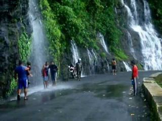 ಅಂಬೋಲಿ ಜಲಪಾತದ ಮೆಟ್ಟಿಲ ಮೇಲೆ ಹತ್ತಿದ್ದೀರಾ?