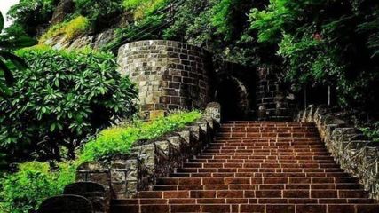 ಶಿವಾಜಿ ಮಹಾರಾಜರು ಈಜುತ್ತಿದ್ದ ಕೊಳವಿರುವುದು ಇಲ್ಲೇ…ಈ ತ್ರಿಕೋನ ಕೋಟೆಗಿದೆ ಏಳು ಸುರಕ್ಷಿತ ದ್ವಾರಗಳು