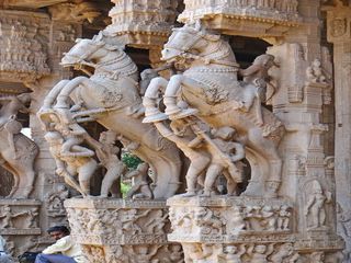 சோழ நாட்டில் ஒரு தெய்வீக சுற்றுலா