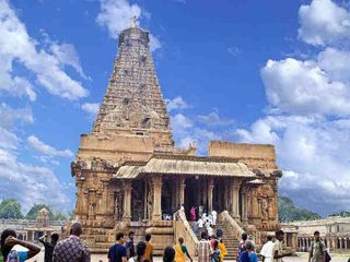 தஞ்சை பெரிய கோயில் - தன்னிகரற்ற தமிழர் கட்டிடக்கலையின் மணிமகுடம்