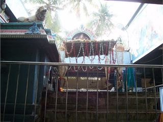 கூரையே இல்லாமல் வெட்டவெளியில் அதிசய அம்மன் கோயில்... எங்கே இருக்குனு தெரியுமா?