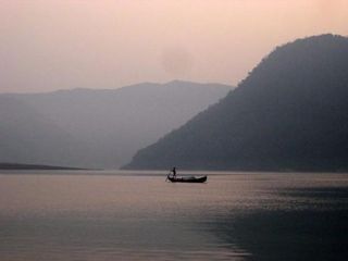 கோதாவரி ஆற்றில் ஒரு படகு பயணம் செல்லலாம்