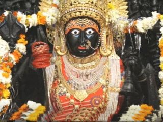 கலியுகத்தில் அதிசயம் இரவு நேரங்களில் பேசிக்கொள்ளும் கடவுள் சிலைகள் எங்கே தெரியுமா?