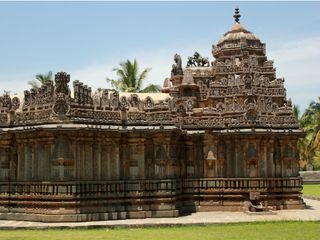 ஹொய்சாலாவின் அற்புத கட்டிடக்கலைக்கு எடுத்துக்காட்டான இந்த கோயிலுக்கு ஒரு சுற்றுலா