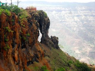 மும்பைக்கு அருகிலுள்ள மஹாபலேஷ்வர் மலைப்பகுதியில்  அவசியம் பார்க்க வேண்டிய அழகிய இடங்கள்!!