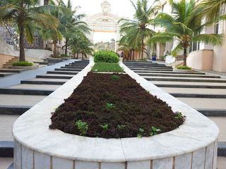 பெங்களூர் இனோவேடிவ் ஃபிலிம் சிட்டில உள்ள போனா வெளியே வரவே மனசு வராதாம்? ஏன்?