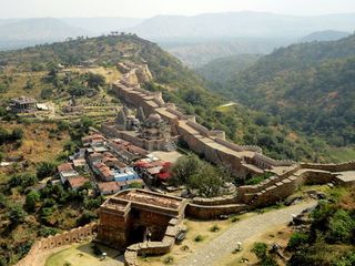 சீனப் பெருஞ்சுவர் தெரியும்! அது என்ன இந்தியப் பெருஞ்சுவர்?