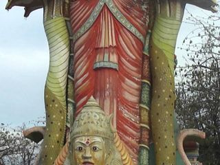 உயர்ந்துகொண்டே செல்லும் அம்மன் சிலை... எங்கே தெரியுமா ?