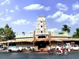 கடன்மேல கடனா..? டோன்ட் வொரி... ருணம் போக்கும் கடவுளுக்கு ஒரு பூஜைய போடுங்க...