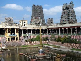 உலகின் சிறந்த கட்டிடங்கள்! மீனாட்சி அம்மன் கோவிலுக்கு இப்படியும் ஒரு பெருமை!