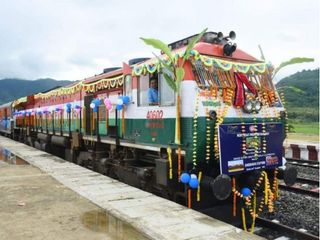 என்ன? இந்த மாநிலத்தில் இப்போது தான் இரண்டாவது ரயில் நிலையமே வரவிருக்கிறதா?