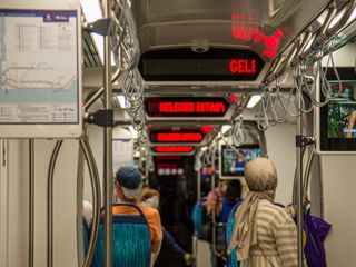 ரயில் பயணிகளின் கவனத்திற்கு – சுவையான உணவுகளுடன் திருத்தப்பட்ட IRCTCயின் மெனு!