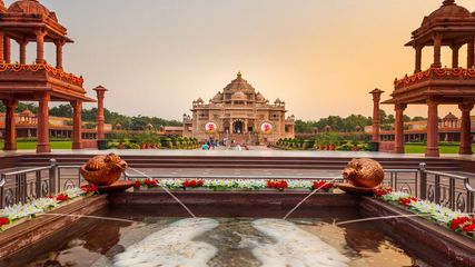 அமெரிக்காவில் திறக்கப்படும் உலகின் 2 ஆவது மிகப்பெரிய இந்து கோவில் – 183 ஏக்கர் பரப்பளவில் பிரமாண்டம்!