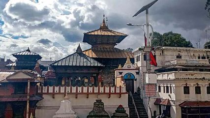 இங்கு இறந்தால் தீராத பாவம் போகுமாம் - இறப்பதற்காகவே இந்த கோயிலுக்கு வருகை தரும் மக்கள்!