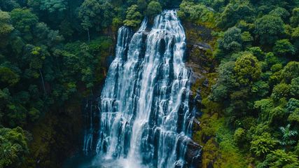 தமிழ்நாட்டிலேயே மிகவும் ஆபத்தான 5 நீர்வீழ்ச்சிகள் இவை தான் - ரொம்ப ஜாக்கிரதையாக இருக்க வேண்டும்!