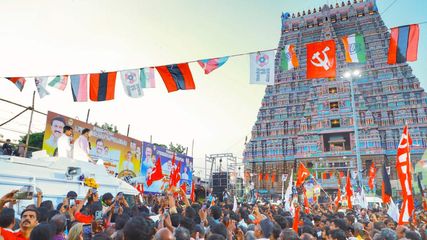 வெறும் ரூ.50 கொடுத்து ஸ்ரீ ரங்கம் கோயிலின் 21 கோபுரங்களையும் ஒரே இடத்தில் நின்று ரசிக்கலாம்!