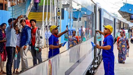 தெற்கு ரயில்வேயின் சமீபத்திய அப்டேட் – சரக்கு ரயில் தடம் புரண்டதால் ரத்து செய்யப்பட்ட, திசைதிருப்பிவிடப்பட்ட