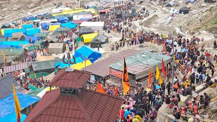 பக்தி முக்கியம் தான் - ஆனால் உயிரை பணயம் வைத்து இந்த கோயில்களுக்கு செல்ல வேண்டுமா?