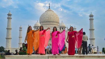 இந்தியாவிற்கு வெளிநாட்டு சுற்றுலா பயணிகள் அதிகம் வருவதற்கு காரணமான பழமையான இடங்கள்