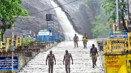 குற்றாலம் அருவி தெரியும்...பக்கத்தில் இருக்கும் இந்த அருவிகளுக்கு போயிருக்கீங்களா?