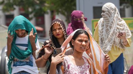 சம்மர் டூருக்கு இந்த ஊர்களுக்கு மட்டும் போயிடாதீங்க...கூட்டத்தில் சிக்கிக் கொள்ள வேண்டி இருக்கும்