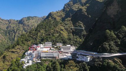 வருடத்திற்கு ஒருமுறை மட்டுமே செல்லக் கூடிய 7 இந்துக்கள் எவை தெரியுமா?