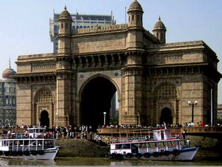 Mumbai Walking Tours: From Bazaars to Heritage Sites