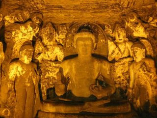 Travel Guide to Ajanta and Ellora Caves In Aurangabad