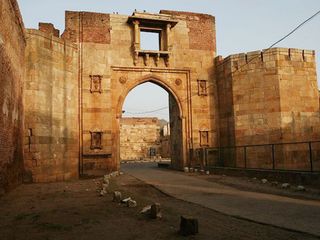 Travel to the 7 Majestic Forts of Gujarat