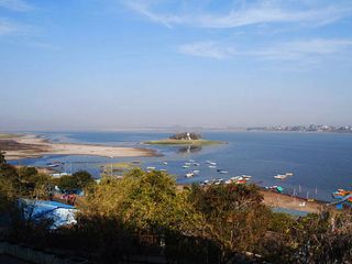 Travel to the Shimmering Lakes of Madhya Pradesh