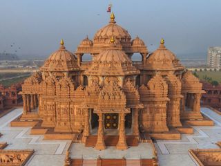 Travel to the 10 Famous Temples of Delhi