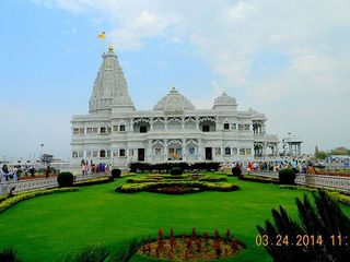 Travel to the 6 Famous Temples of Uttar Pradesh