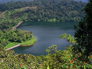 Travel to the Picturesque Town of Valparai