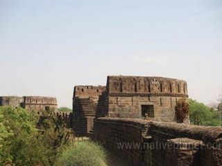 Travel to the Historical Town of Ahmednagar