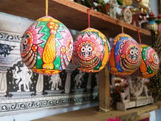 Travel to the Heritage Crafts Village of Raghurajpur