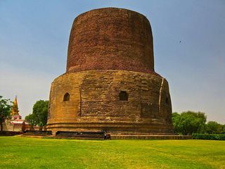 Sarnath Tourism – Exploring Dhamek Stupa 