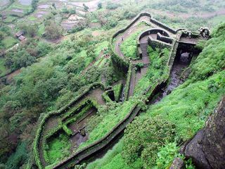 Lonavala – A Popular Tourist Spot in Maharashtra