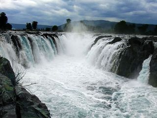 Top 15 Waterfalls in Tamil Nadu