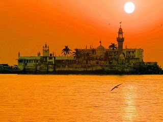 The Spiritual Abode of Haji Ali Dargah in Mumbai