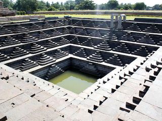 10 Popular Stepwells in India 