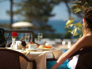 What are the 4 best traits to check while choosing a Travel Companion