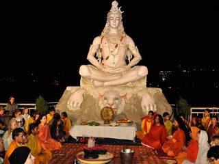 International Yoga Day 2022: Top Yoga Centres in Rishikesh!