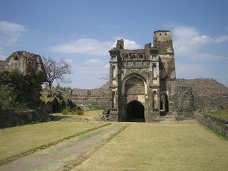 The Labyrinthine Daulatabad Fort