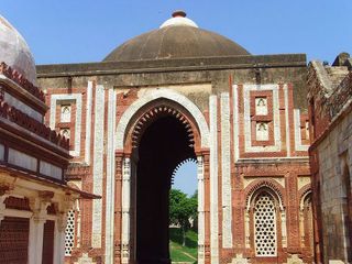 Amazing Mughal Monuments in Delhi