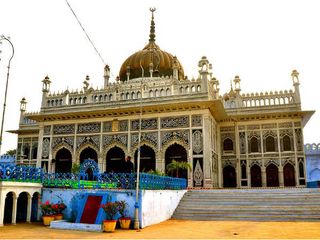 Top Tourist Places To Visit In Lucknow