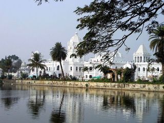 Visit Ujjayanta Palace in Tripura