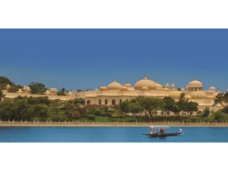 Ever Dreamt of a Cindrella life? Here are 5 breathtakingly amazing castles in India!